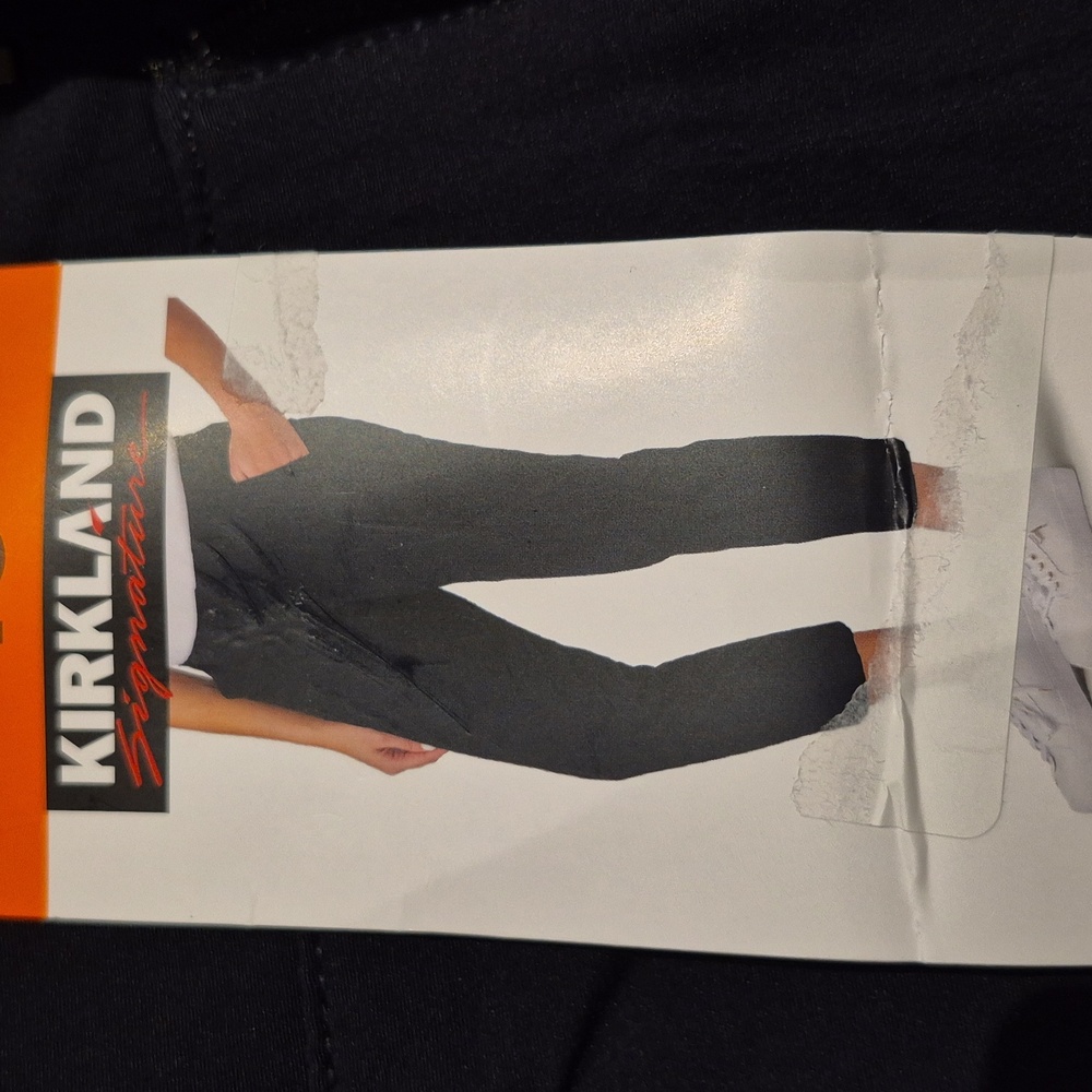 Sz 16: 💙Kirkland Signature Black Ladies' Travel Pant
